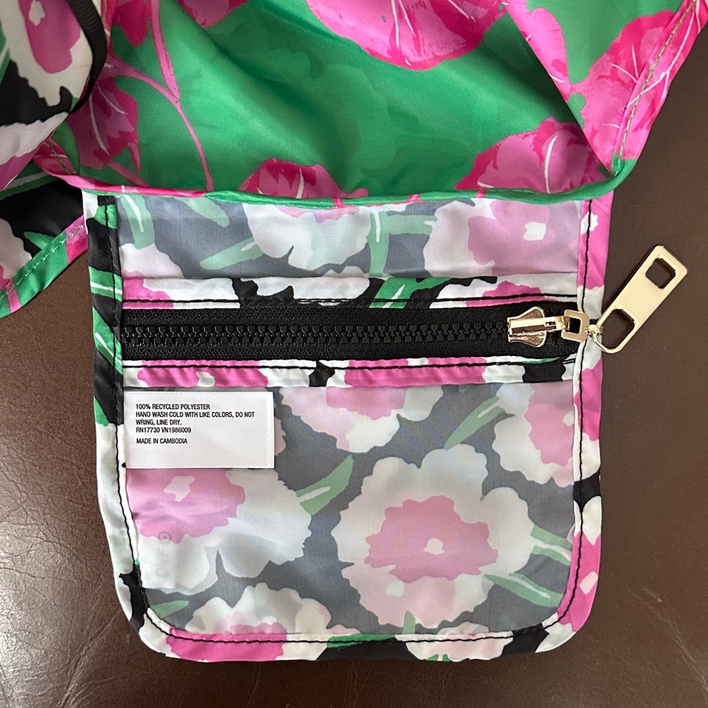 DVF x Target Reversible Tote - Picture 10 of 10